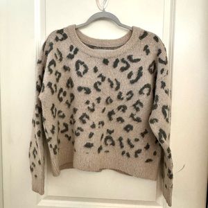 Abercrombie & Fitch leopard sweater size large